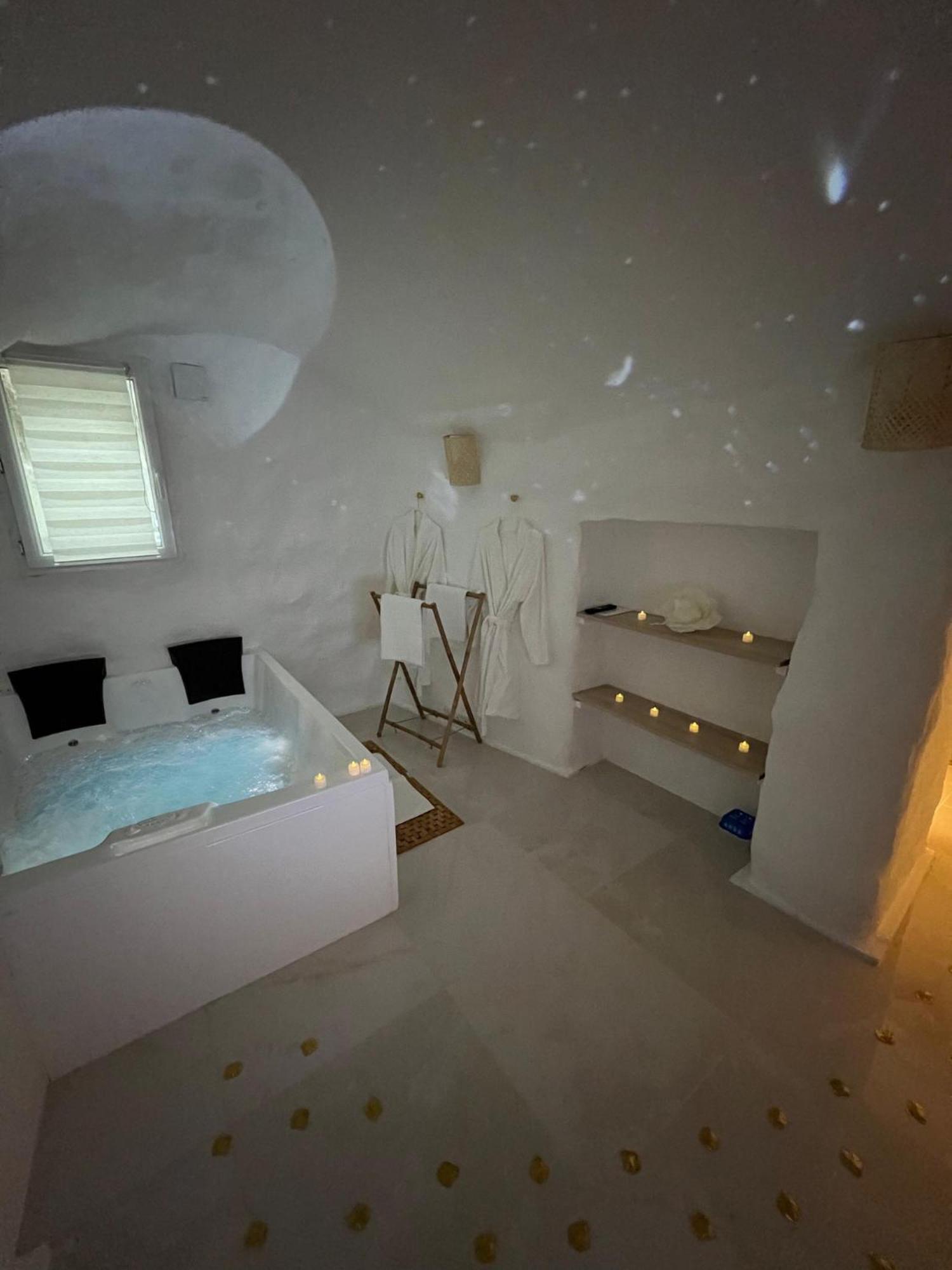 Le Temple D'Aphrodite, Appartement Avec Spa เวียน ภายนอก รูปภาพ